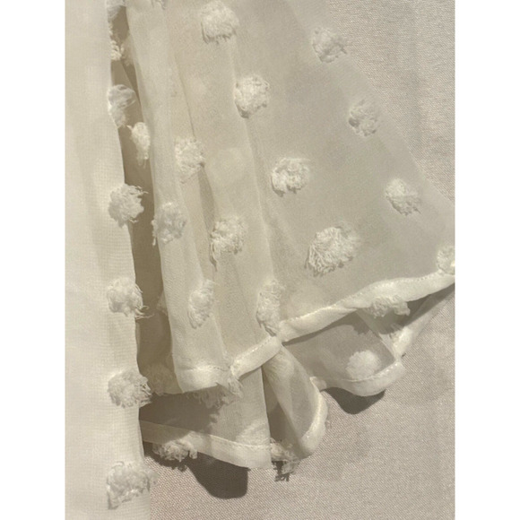 New Women’s pearl Button tie Swiss Dot White flowy V-Neck Size M romantic boho - Picture 4 of 9